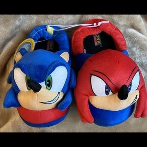 NWT Boys' Ground Up Sonic & Knuckles 3D Plush Slippers Size 2/3